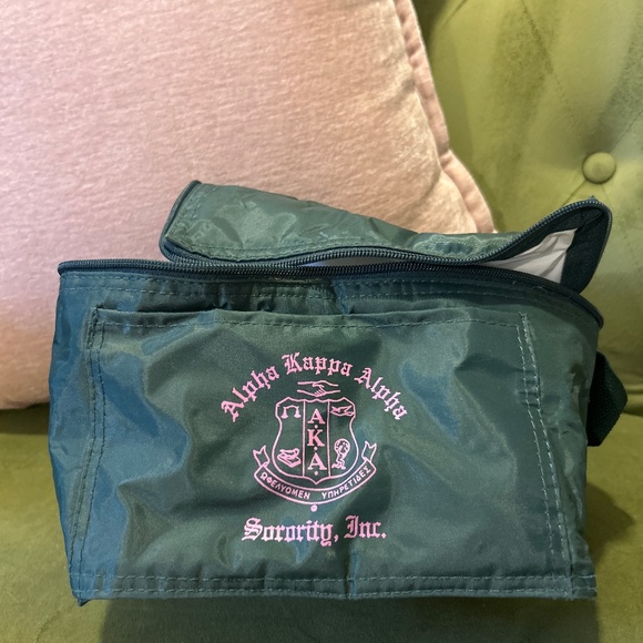 AKA Lunchbag - Picture 1 of 3